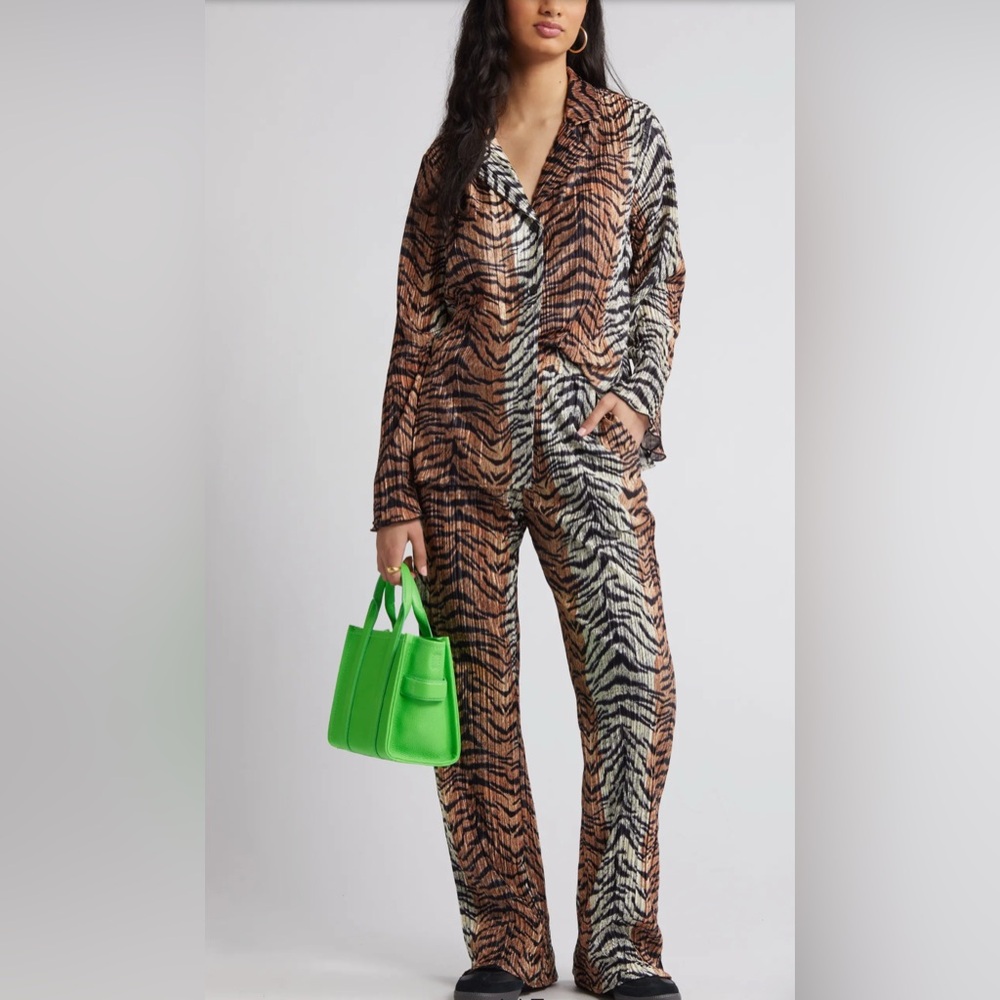 Tiger Long Sleeve Plissé Top & Pants Set